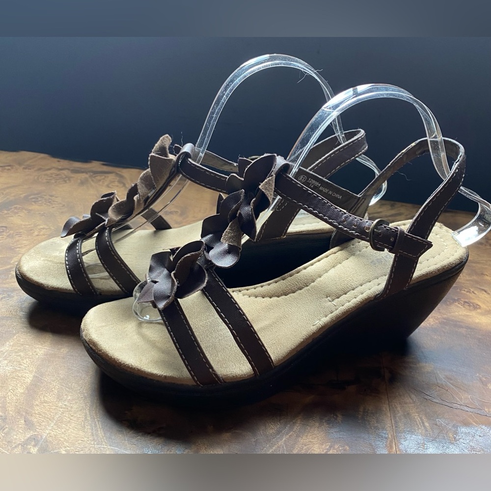 Comfort Plus by Predictions Women’s Brown Wedge Sandals w/ Flowers Size 8.5